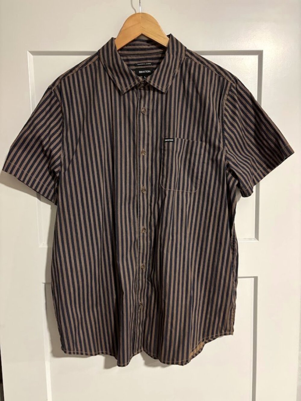 Brixton Charter Fit Men’s L Brown Black Stripe Short Sleeve Button Down Shirt